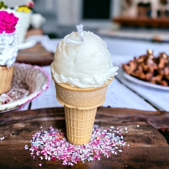 ⚠️SALE Candle // Handmade White Ice Cream Cone Shaped Candle SEND OFFERS - Picture 3 of 4